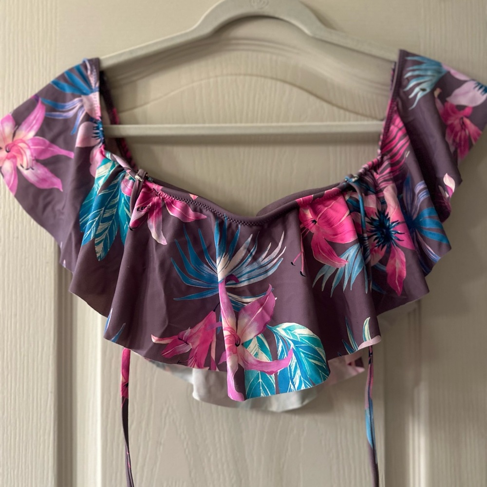 Raisins Floral Off-The-Shoulder Swim Top M